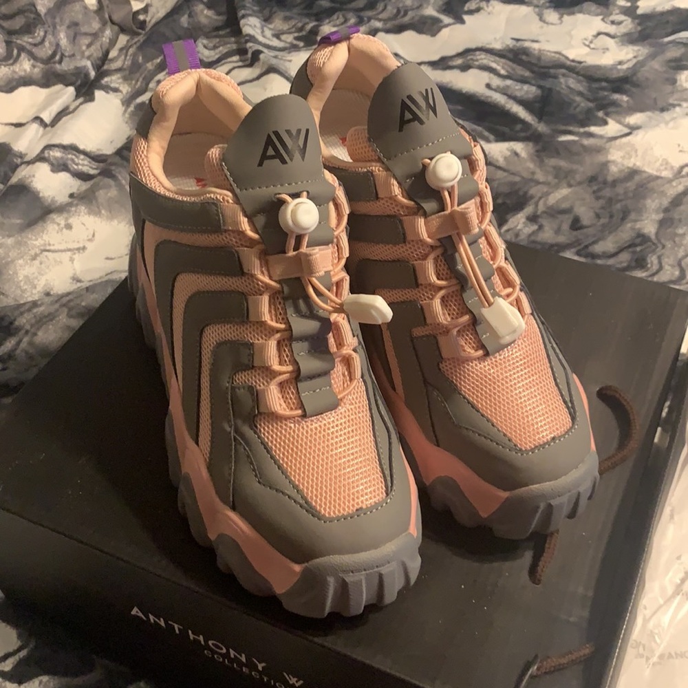 Women’s Anthony Wang